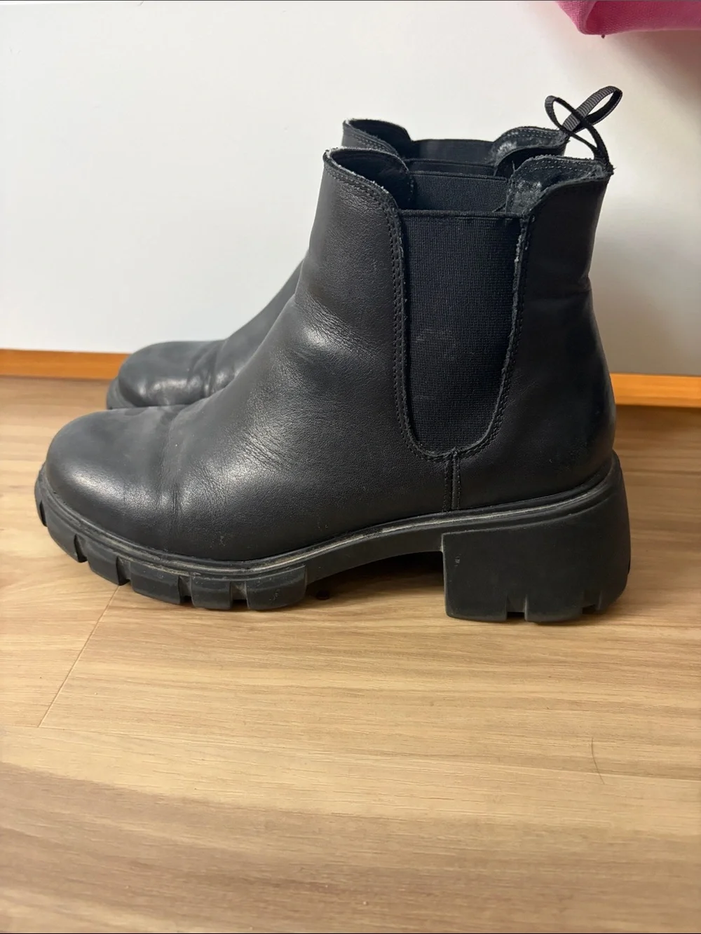 Steve Madden Black Chelsea Lug Booties